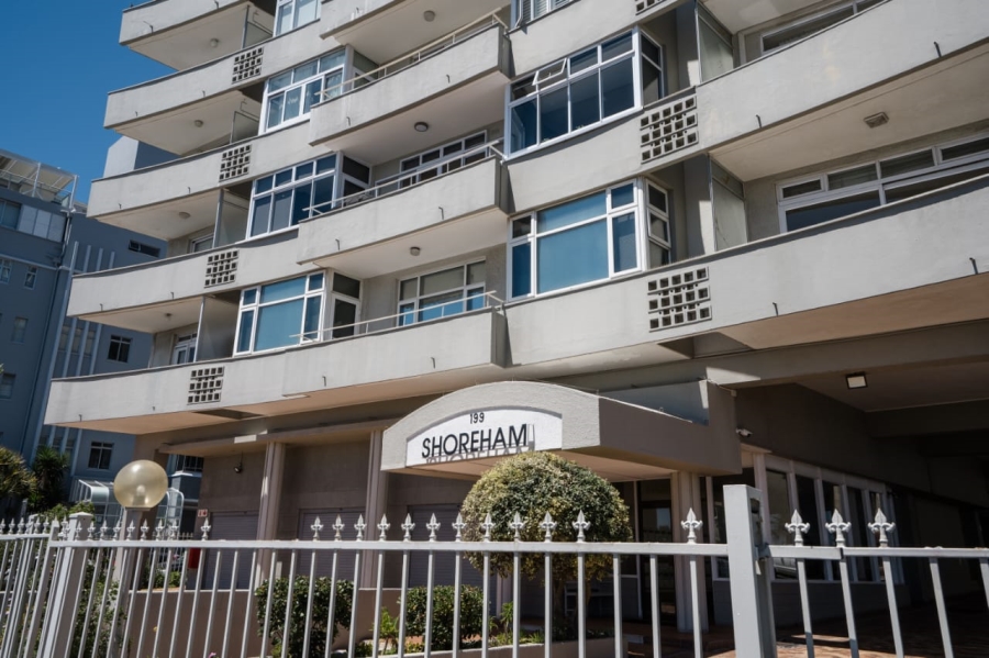 To Let 4 Bedroom Property for Rent in Sea Point Western Cape
